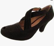 Gentle Souls by Kenneth Cole Women's Remody 3” heel pump with peep toe. Size: 8