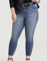 Torrid High Rise Curvy Skinny Lightly Distressed Jeans Size 20