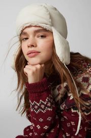 Urban Outfitters Puffer Trapper Hat NWT - White