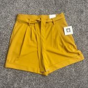 Nwt  Marigold Belt Dress Shorts Size Small