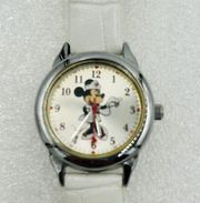 Disney Watch Minnie Mouse Nurse Ladies Easy Read White Dial Needs Battery 7"