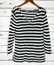 NWT Dana Buchman Black & White Striped Sweater Top
Size Large