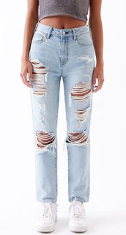 Distressed blue Mom Jeans