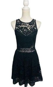 Urban Outfitter Kimchi‎ Blue Women Size Small Black Lace Sleeveless Skate…