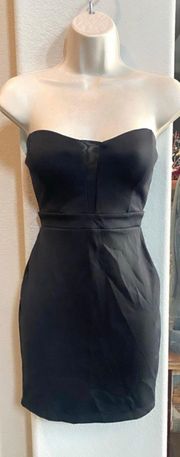 NWOT strapless stretchy bodycon dress