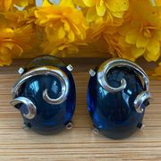 Vintage Whiting & Davis Cobalt Blue Oval Clip On Earrings w/Silver Scroll. EUC