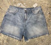 Forever 21 New Women’s distressed ripped denim jean shorts size 18
Brand is