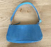 PrettyLittleThing - Steel Croc Shoulder Bag in Blue