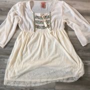 , size large, lace, embroidered