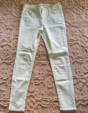 Old Navy White Mid-rise Rockstar Super Skinny Jeans Size 6