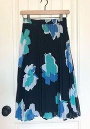 NWT- Floral midi skirt - Size S -