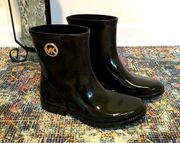 Michael Kors Cushioned Rain boots! Snow grip bottoms