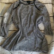 ☘️ 5/$15 Who What Wear Long Sleeve Black and White Striped Shirt XL