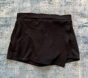 Black Zippered Back Skort Size Small