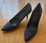 Simply Vera Wang Black Pointed Heels Size 10