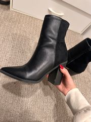 Lulu’s Black Mid Calf Booties