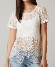 BKE Boutique Eyelash Lace Scalloped Edge Top size M