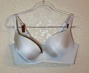 Maidenform  Self Expressions Wireless Nude Cream Bra Adjustable Straps 38D