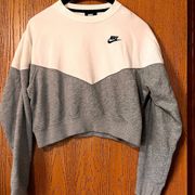 Nike Crop Sweater