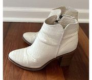 Altar’d State Crocodile Western Booties Cowboy Boots Ivory Womens Size 6.5 Vegan