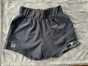 Under Armour Project Rock Printed Train Shorts in Black Size S