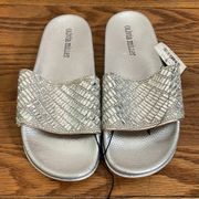 Olivia Miller Rhinestone Daytona Slides Sandals Silver size 6 NWT