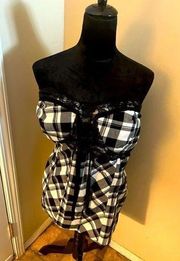 Retro Chic By Torrid Size 3 black and white Plaid strapless corset-sexy