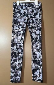 Fabletics  leggings black, white, and gray size small