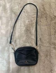 Black Pebbled Quarter Chain Crossbody