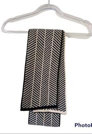 Calvin Klein Black & White Herringbone scarf