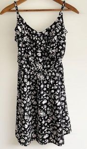 ⭐️ Floral Strappy dress size XS