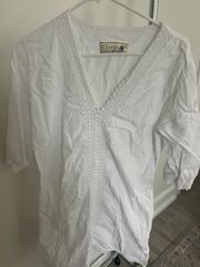 WOMENS WHITE COVERUP IN SIZE SMALL