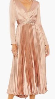 NWOT Mac Duggal Ieena pleated V neck Long Sleeve Satin Midi Dress 6 rose gold