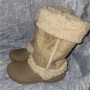 Crocs Boots Mid Calf Tan Beige Lined Faux Suede Fur Winter Snow Size 9