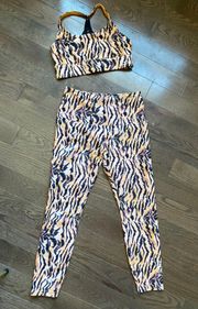 tiger stripe leggings Size Small