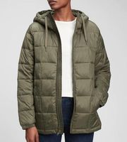 100% Recycled Nylon Relaxed Lightweight Puffer Jacket