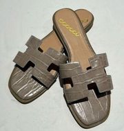 CCOCCI Tan Faux Croc Slide Sandals SIZE 8. B64