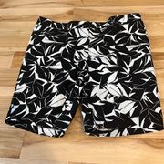 Mario Serrani Black & White Shorts - size 12