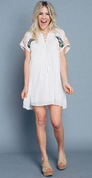 Paper Crane white embroidered dress size small