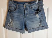 Dollhouse Distressed Jean Short, Size 5.