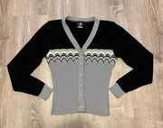 Vintage No Boundaries Y2K Cardigan Size M Women’s Juniors Gray Black White Green