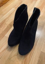 women black boots (size 7)