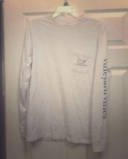 VINEYARD VINES WHITE NAVY LOGO WHALE POCKET TOP S