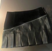 Luxe to kill mini leather skirt| zipper detail 