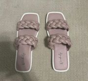 Wonderfly Sandals