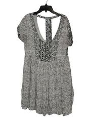 Free People  Womens Dress Size Medium White Black Grown Geometric Pattern Slip