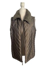 Denim & Co Womens Quilted Gray Zipper Vest with Faux Sherpa Lining Sz Small