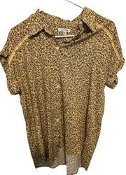 Max Studio Short Cuffed Sleeve
Yellow Floral Button Up Collared Shirt Size S