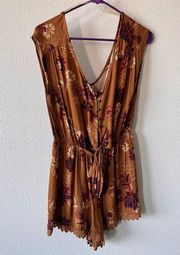 Floral romper | great condition | cutout in middle