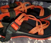 Lightly worn! Unisex Chaco Sandals! Waterproof, comfortable & Cute!